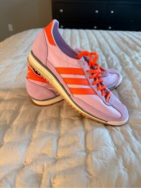 Adidas *Rare*  sl72 og NWT Lavender and Bright Orange Retro Runner Sneakers